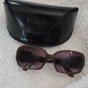 Fendi Women's Sunglasses with Brown Frame